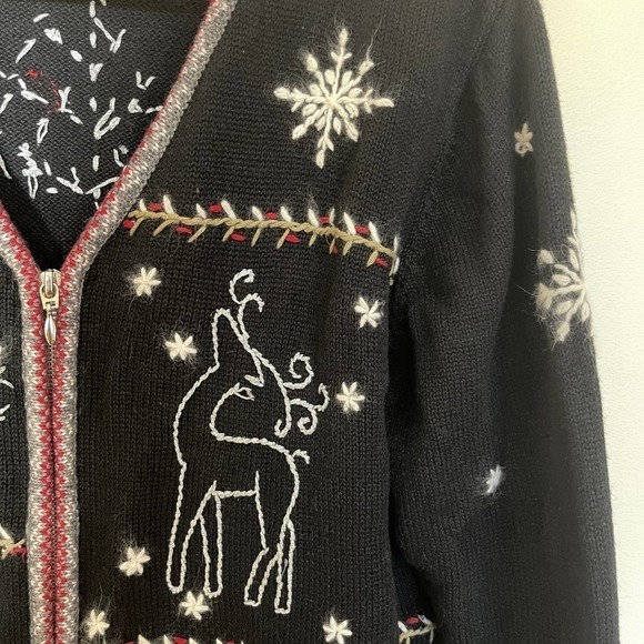 Vintage Christmas Sweater Holiday Lodge Size Large Deer Snowflakes Ice Skates - Picture 6 of 7